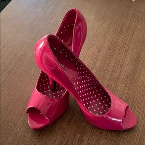 X-Appeal heels size 8.5 hot pink